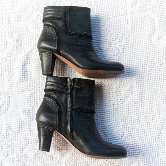 Antia Heeled Boots MADE IN SPAIN 10M Ribbon Detail Black Leather - Picture 4 of 9